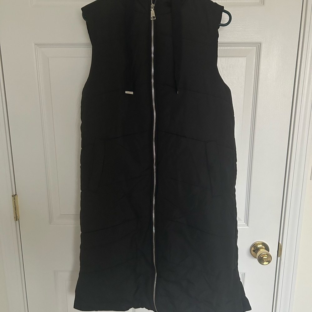 Black Sleeveless Puffer Vest